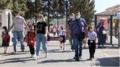 İstanbul'da yüzde 11,50'lik zammı yetersiz bulan birçok servisçi, çalışmıyor