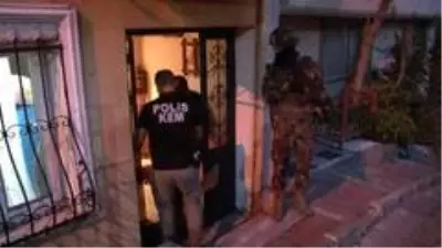İstanbul'da zehir tacirlerine eş zamanlı operasyon İstanbul'da zehir tacirlerine eş zamanlı operasyon