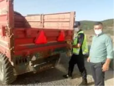 Jandarma'dan tarımsal zirai araç ve traktör denetimi Jandarma'dan tarımsal zirai araç ve traktör denetimi