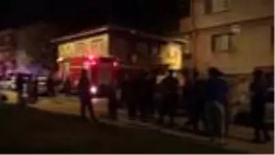 Son Dakika: Kadıköy'de 3 katlı binada yangın çıktı Son Dakika: Kadıköy'de 3 katlı binada yangın çıktı