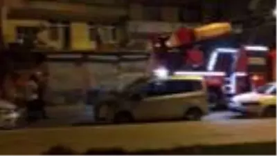 Son Dakika: Kadıköy'de 3 katlı binada yangın çıktı Son Dakika: Kadıköy'de 3 katlı binada yangın çıktı