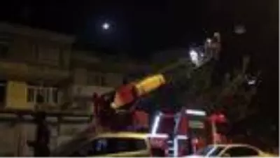 Son Dakika: Kadıköy'de 3 katlı binada yangın çıktı Son Dakika: Kadıköy'de 3 katlı binada yangın çıktı