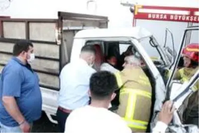Kamyonette can pazarı...Vatandaşlar dakikalarca kazada yaralanan küçük çocuk ile ilgilendi Kamyonette can pazarı...Vatandaşlar dakikalarca kazada yaralanan küçük çocuk ile ilgilendi