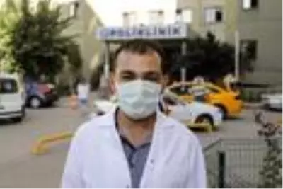 Koronavirüsü iki kez yenen doktor: 'Hastalığı geçirdim' diye rehavete kapılmayın Koronavirüsü iki kez yenen doktor: 'Hastalığı geçirdim' diye rehavete kapılmayın