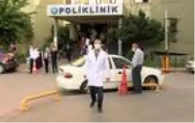 Koronavirüsü iki kez yenen doktor: 'Hastalığı geçirdim' diye rehavete kapılmayın Koronavirüsü iki kez yenen doktor: 'Hastalığı geçirdim' diye rehavete kapılmayın