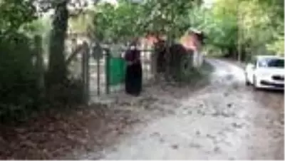 Kovid-19 nedeniyle misafir kabul etmediğini kapısına astığı yazıyla duyurdu Kovid-19 nedeniyle misafir kabul etmediğini kapısına astığı yazıyla duyurdu