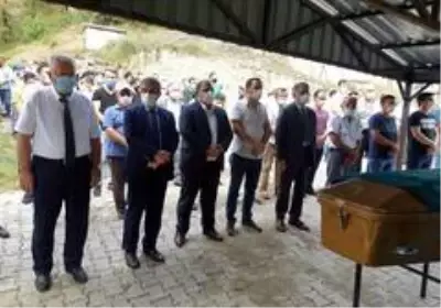 Maden ocağında kalp krizinden ölen işçi toprağa verildi Maden ocağında kalp krizinden ölen işçi toprağa verildi