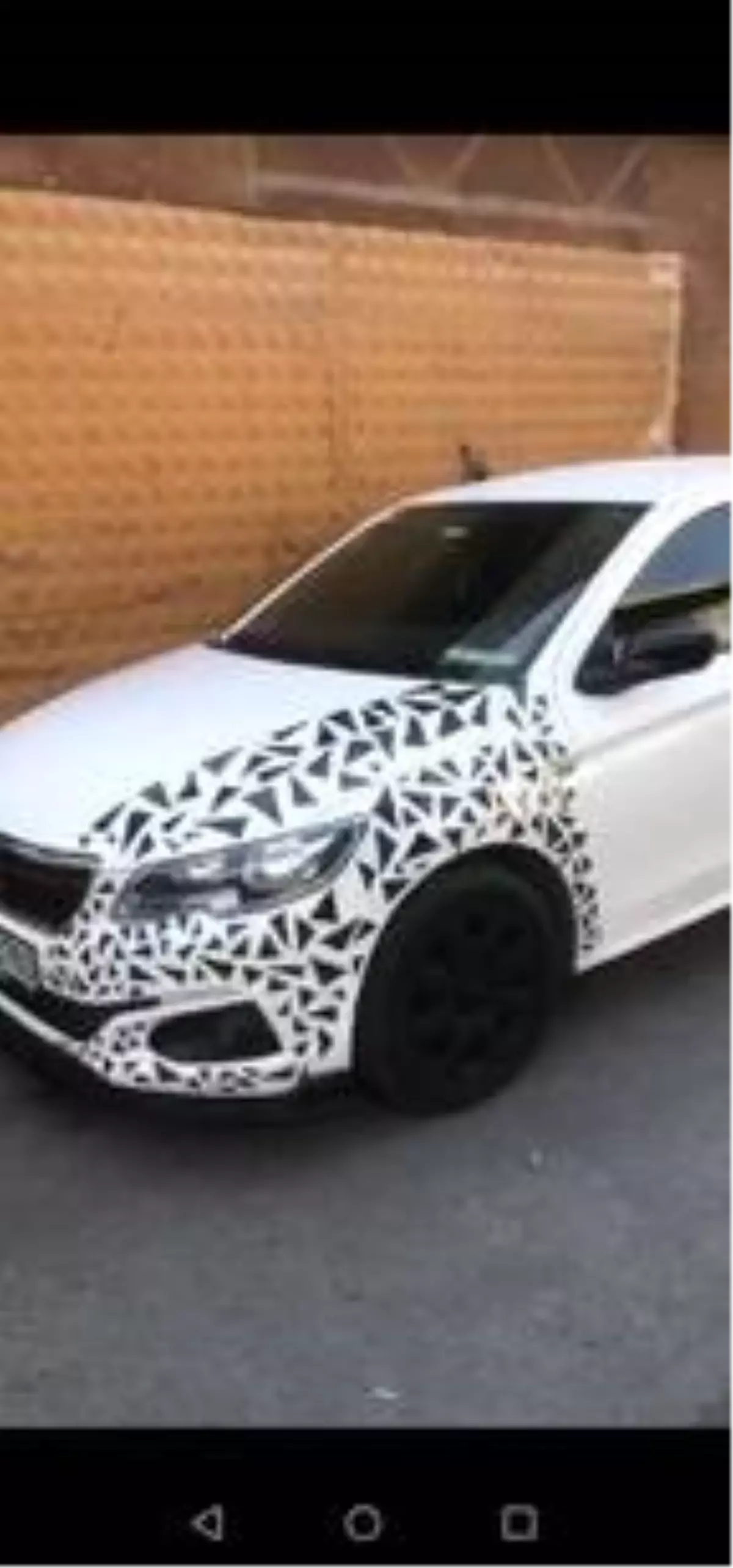 AVCILAR'DA MAKAS ATARAK TRAFİĞİ TEHLİKEYE ATAN İKİ SÜRÜCÜ YAKALANDI