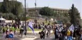 İstifa: Son Dakika: Netanyahu karşıtı gösterilerin sınırlandırılması planı protesto edildi İstifa: Son Dakika: Netanyahu karşıtı gösterilerin sınırlandırılması planı protesto edildi