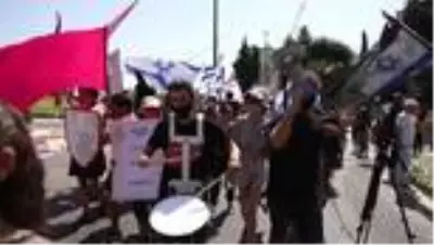 Son Dakika: Netanyahu karşıtı gösterilerin sınırlandırılması planı protesto edildi Son Dakika: Netanyahu karşıtı gösterilerin sınırlandırılması planı protesto edildi