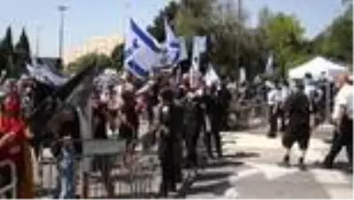 Son Dakika: Netanyahu karşıtı gösterilerin sınırlandırılması planı protesto edildi Son Dakika: Netanyahu karşıtı gösterilerin sınırlandırılması planı protesto edildi