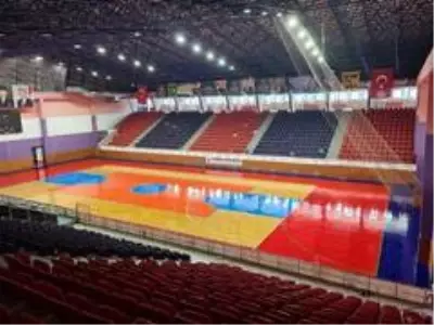 Ordu'nun en büyük spor salonu yenilendi Ordu'nun en büyük spor salonu yenilendi