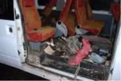 Orman işçilerini taşıyan minibüs ile kamyon çarpıştı: Biri ağır, 15 yaralı Orman işçilerini taşıyan minibüs ile kamyon çarpıştı: Biri ağır, 15 yaralı