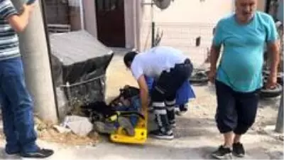 Otomobil motosiklete çarptı: 2 yaralı Otomobil motosiklete çarptı: 2 yaralı
