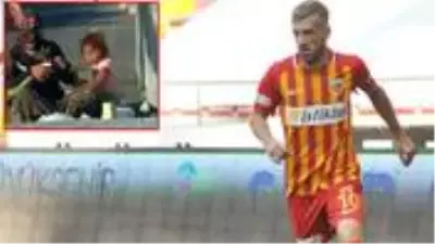 Pedro Henrique, çöp konteyneri kenarına yemek arayan anne ve çocuğa yiyecek verdi Pedro Henrique, çöp konteyneri kenarına yemek arayan anne ve çocuğa yiyecek verdi