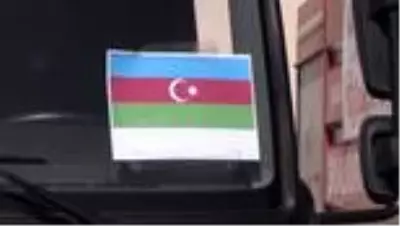 Şanlıurfa'da itfaiyecilerden Azerbaycan'a bayraklı destek Şanlıurfa'da itfaiyecilerden Azerbaycan'a bayraklı destek