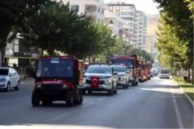 Şanlıurfa'da itfaiyecilerden Azerbaycan'a bayraklı destek Şanlıurfa'da itfaiyecilerden Azerbaycan'a bayraklı destek