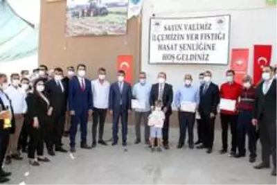 Pakdemirli: 'Şırnak-Silopi'de 30 bin dekar olan yer fıstığı üretim alanını 60 bin dekara, rekolteyi... Pakdemirli: 'Şırnak-Silopi'de 30 bin dekar olan yer fıstığı üretim alanını 60 bin dekara, rekolteyi...