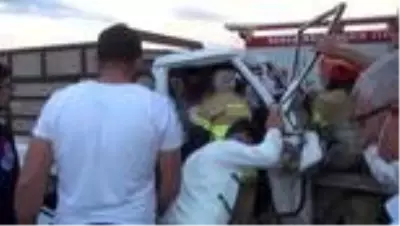Trafik kazalarında 1'i çocuk 4 kişi yaralandı Trafik kazalarında 1'i çocuk 4 kişi yaralandı