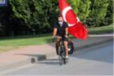 Almanya'dan yola çıktı, Türk kültürünü tanıtmak için bisikletiyle ülke ülke geziyor Almanya'dan yola çıktı, Türk kültürünü tanıtmak için bisikletiyle ülke ülke geziyor