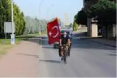 Almanya'dan yola çıktı, Türk kültürünü tanıtmak için bisikletiyle ülke ülke geziyor Almanya'dan yola çıktı, Türk kültürünü tanıtmak için bisikletiyle ülke ülke geziyor