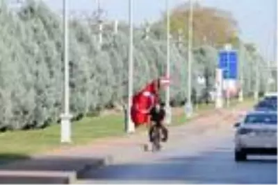 Almanya'dan yola çıktı, Türk kültürünü tanıtmak için bisikletiyle ülke ülke geziyor Almanya'dan yola çıktı, Türk kültürünü tanıtmak için bisikletiyle ülke ülke geziyor