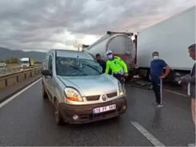 Yavaşlayan trafikte önündeki tankere çarptı: 1 yaralı Yavaşlayan trafikte önündeki tankere çarptı: 1 yaralı