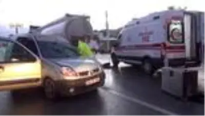 Yavaşlayan trafikte önündeki tankere çarptı: 1 yaralı Yavaşlayan trafikte önündeki tankere çarptı: 1 yaralı