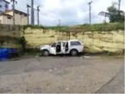 Beraber kahvaltı yaptığı çifti öldürüp, intihar etti Beraber kahvaltı yaptığı çifti öldürüp, intihar etti