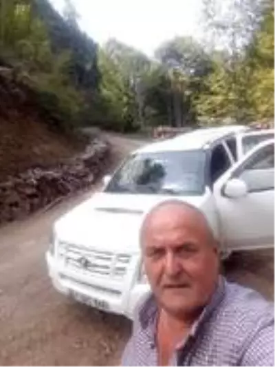 Beraber kahvaltı yaptığı çifti öldürüp, intihar etti Beraber kahvaltı yaptığı çifti öldürüp, intihar etti