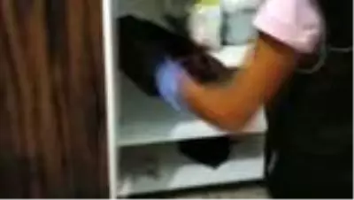 Adana'da, 6 kilo 910 gram esrar ve 3 bin 138 uyuşturucu hap ele geçirildi Adana'da, 6 kilo 910 gram esrar ve 3 bin 138 uyuşturucu hap ele geçirildi