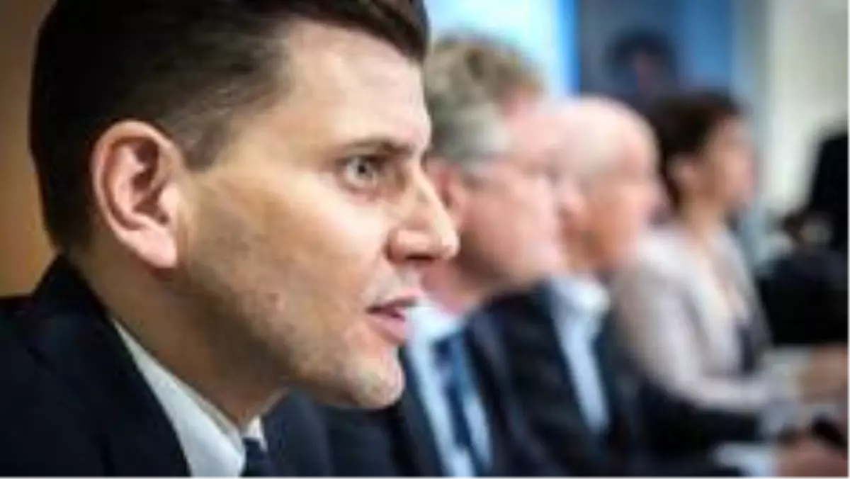 Almanya'da göçmenlerin gaz odalarına atılabileceğini söyleyen eski sözcü partisinden ihraç edildi