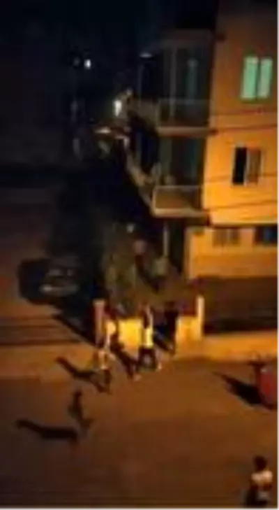 Asker uğurlamasına tepki gösterenlere öfkelenip, ortalığı tozu dumana kattılar- Mahalleli... Asker uğurlamasına tepki gösterenlere öfkelenip, ortalığı tozu dumana kattılar- Mahalleli...