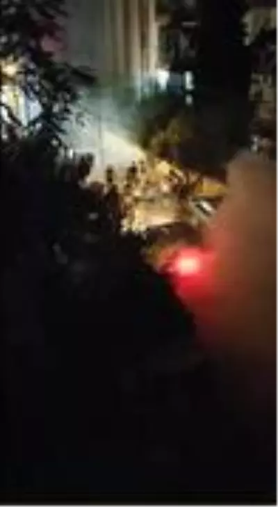 Asker uğurlamasına tepki gösterenlere öfkelenip, ortalığı tozu dumana kattılar- Mahalleli... Asker uğurlamasına tepki gösterenlere öfkelenip, ortalığı tozu dumana kattılar- Mahalleli...