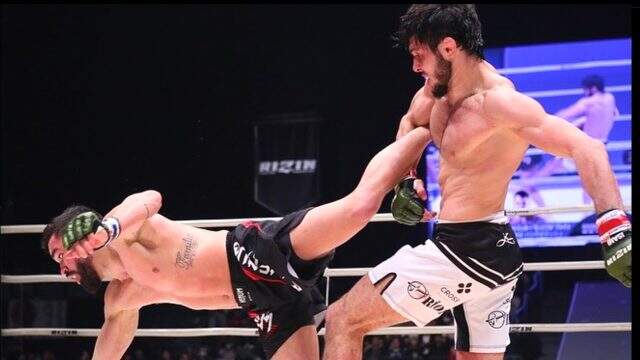 Azerbaycan'ın dünyaca ünlü sporcusu Tofiq Musayev de Ermenistan'la savaşmak için orduya katıldı