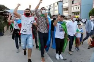 Azerbaycanlı öğrenciler 'Karabağ' için yürüdü Azerbaycanlı öğrenciler 'Karabağ' için yürüdü