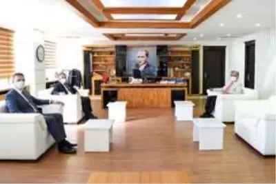 Başkan Uysal, Vali Yazıcı'ya projelerini anlattı Başkan Uysal, Vali Yazıcı'ya projelerini anlattı