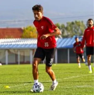 Boluspor, Alican Özfesli'yi renklerine bağladı Boluspor, Alican Özfesli'yi renklerine bağladı