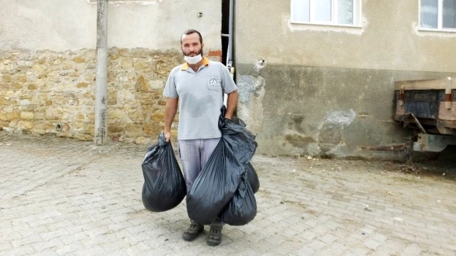 Burhaniye'de temizlik işçileri takdir topladı