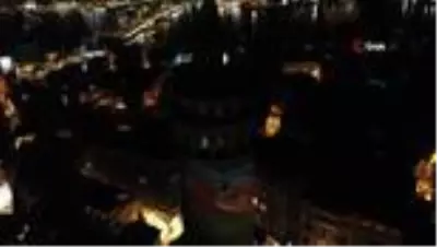 Bursa ve İstanbul'da tarihi semboller Azerbaycan'ın renklerine büründü Bursa ve İstanbul'da tarihi semboller Azerbaycan'ın renklerine büründü