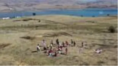 Çalıkuşu Tuğba, köylerde okuma atölyeleri kurarak öğrencilerin gönlüne dokunuyor Çalıkuşu Tuğba, köylerde okuma atölyeleri kurarak öğrencilerin gönlüne dokunuyor