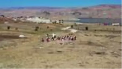 Çalıkuşu Tuğba, köylerde okuma atölyeleri kurarak öğrencilerin gönlüne dokunuyor Çalıkuşu Tuğba, köylerde okuma atölyeleri kurarak öğrencilerin gönlüne dokunuyor