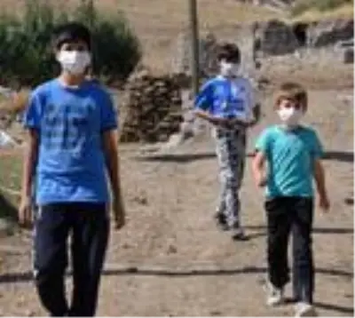 Muhtarının aldığı önlemler, koronavirüsün mahalleye girmesine izin vermiyor Muhtarının aldığı önlemler, koronavirüsün mahalleye girmesine izin vermiyor