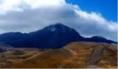 Erciyes'in zirvesine kar yağdı Erciyes'in zirvesine kar yağdı