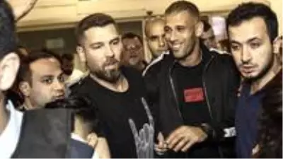 F.Bahçe'de yokları oynayan Islam Slimani, Fransız devi Lyon'a transfer olmak üzere F.Bahçe'de yokları oynayan Islam Slimani, Fransız devi Lyon'a transfer olmak üzere