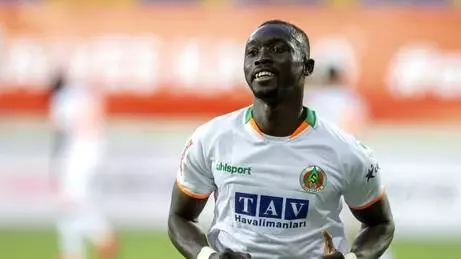 Fenerbahçe, Erol Bulut'un eski öğrencisi Papiss Cisse'yi İstanbul'a çağırdı Fenerbahçe, Erol Bulut'un eski öğrencisi Papiss Cisse'yi İstanbul'a çağırdı