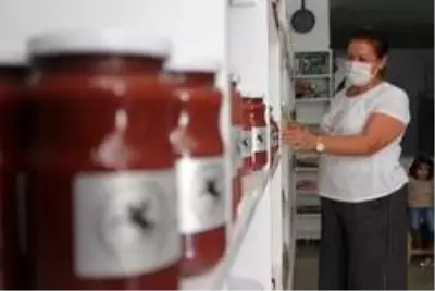 Havza'nın üreten kadın kooperatifi 'İlk Kıvılcım Çarşı' Havza'nın üreten kadın kooperatifi 'İlk Kıvılcım Çarşı'