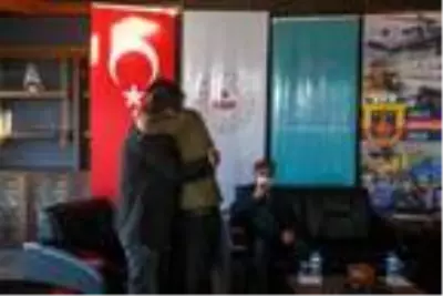 İkna edilen örgüt mensubu ailesiyle buluştu İkna edilen örgüt mensubu ailesiyle buluştu