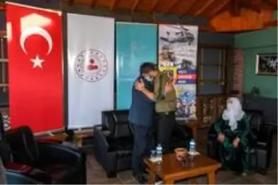 İkna edilen örgüt mensubu ailesiyle buluştu İkna edilen örgüt mensubu ailesiyle buluştu