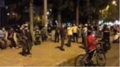Son dakika haber! İntihara kalkışan kişiyi Emniyet Müdürü ikna etti, meraklı kalabalık film gibi izledi Son dakika haber! İntihara kalkışan kişiyi Emniyet Müdürü ikna etti, meraklı kalabalık film gibi izledi